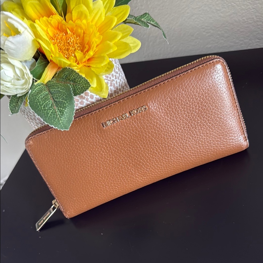 Michael Kors Large Continental Leather Zip Wallet